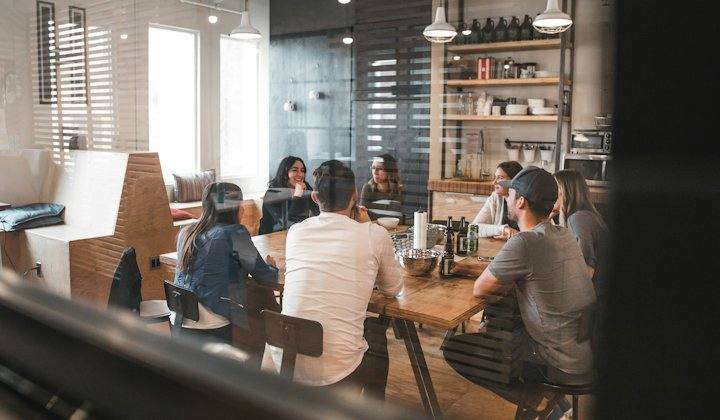 Manager avec l’IA : bonnes pratiques, nouveau rôle et compétences clés
